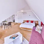 Lägenhet 3 House